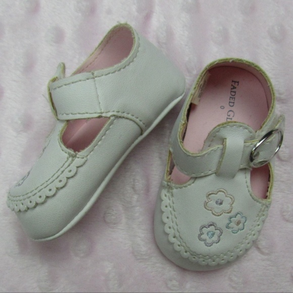 INFANT SHOES SIZE 0 GIRLS - Picture 4 of 4
